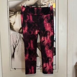Colorful Abstract Activewear Capri Pants by Sears 3 Quarter Length, Zip Pocket